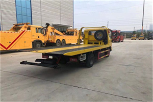 皮山非事故拖车